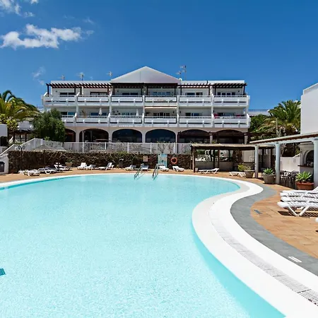 Casa Ayram - Private Terrace - Pool - 10 Min Walk Costa Teguise