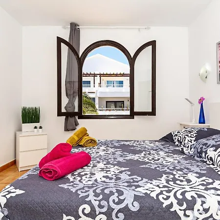 Casa Ayram - Private Terrace - Pool - 10 Min Walk